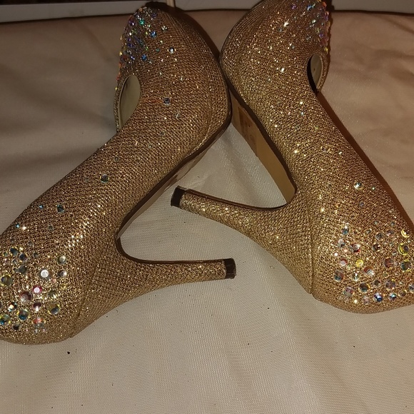 Celeste Vip completely with rhinestone embellishments, size 5 1/2 - Picture 4 of 7